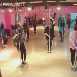 拿花的成人舞蹈视频,成人舞蹈中的花之魅力演绎